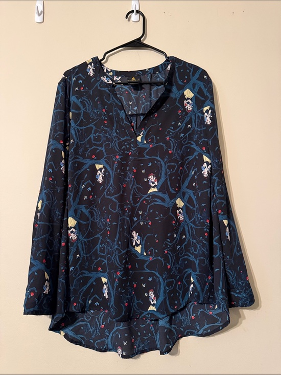 torrid Tops - torrid Disney Black Floral Vine V-Neck Long-Sleeve Tunic-Snow White